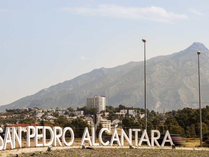 The gate to the city of San Pedro Del Alcantara.