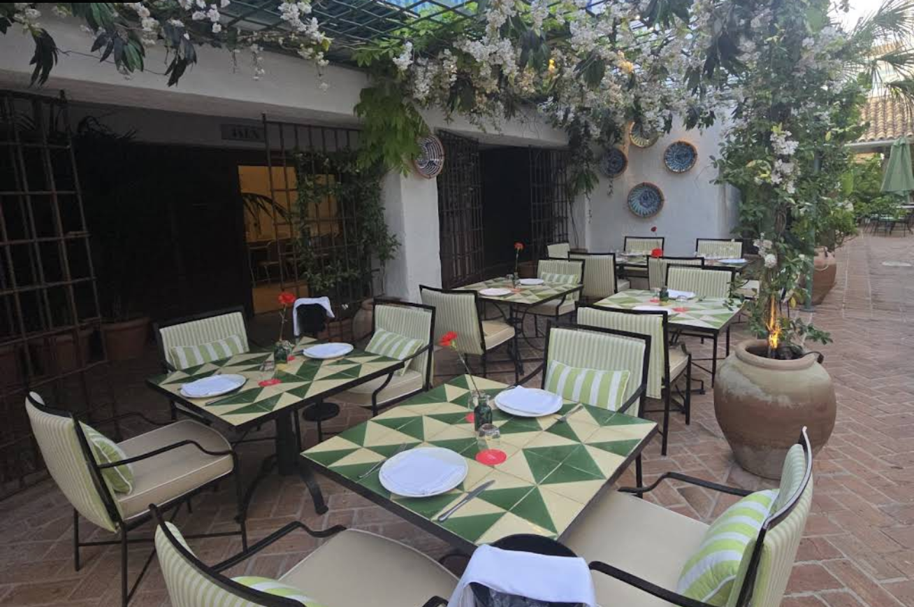An exterior shot of the restuarant El Pimpi in Marbella.