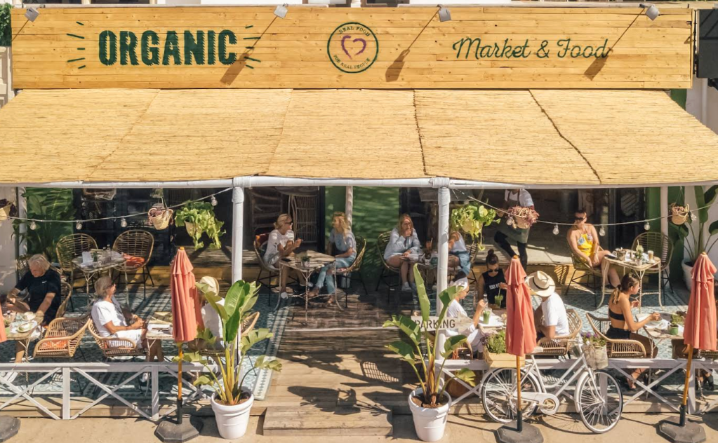 Front picture of organix food restaurant in marbella